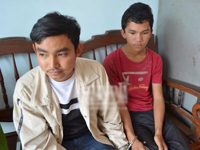 Thượng úy cảnh sát cơ động quật ngã 2 tên trộm giữa ban ngày