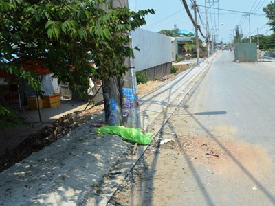 Xe máy tông vào cột điện, 3 thiếu niên tử vong ở Sài Gòn