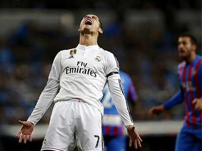 Ronaldo gây sốc khi chửi fan Real bằng từ ngữ tục tĩu