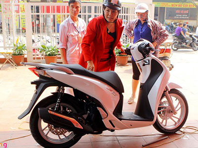 Honda SH 125i tăng giá hơn 5 triệu đồng