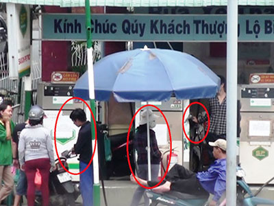 Nhân viên cây xăng xóa số, “uống” xăng của khách hàng