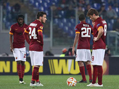 Roma 0 - 3 Fiorentina: Roma thua tan tác trong 22 phút