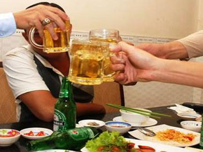 PGĐ Sở "choảng" nhau ở karaoke xuống làm trưởng phòng