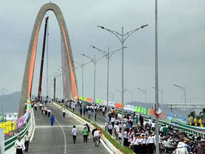 Hàng nghìn người thăm cầu vượt 3 tầng ở Đà Nẵng