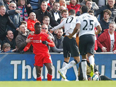 Người trong cuộc kể lại vụ Balotelli suýt “tẩn” Smalling