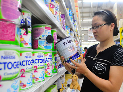 Tìm cách lách luật, không giảm giá bán sữa