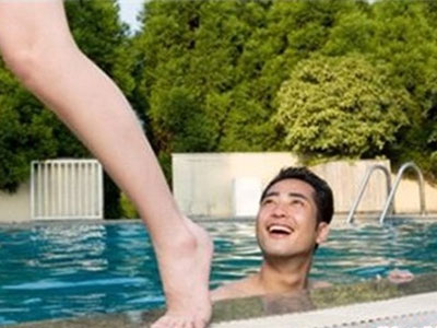 Nạn dâm tặc bủa vây phòng nữ thay đồ ở hồ bơi TP.HCM