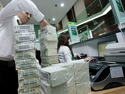 Phó thống đốc Ngân hàng Nhà nước: Giữ tỷ giá, chưa bán ngoại tệ can thiệp