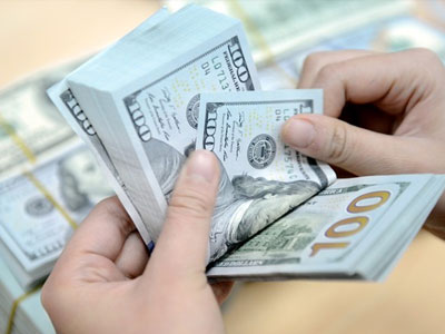 Vì sao giá bán USD tăng sát 21.600 đồng?