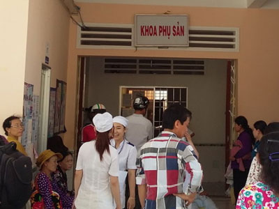 Bé sơ sinh chết, người nhà lại vây bệnh viện