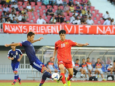 "Dùng nguyên lứa Công Phượng mới là cách làm duy ý chí"