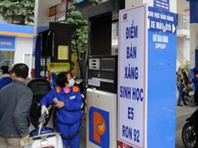 Xăng giữ nguyên, dầu giảm 800 - 900 đồng mỗi lít