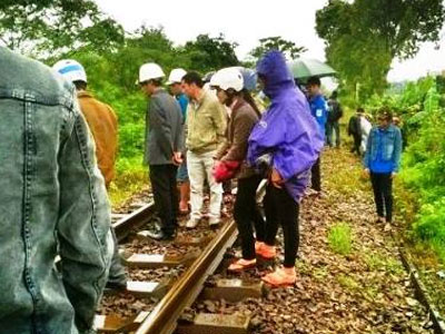 Bị tàu hỏa kéo lê 100m, người phụ nữ tử vong