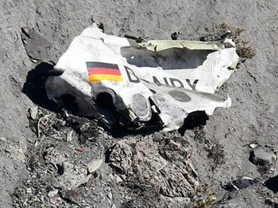 Vụ Germanwings 4U9525: Cơ trưởng "dùng rìu phá cửa buồng lái"
