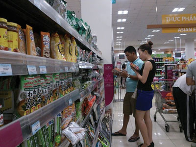 Hàng ngoại tràn ngập thị trường: Mừng hay lo?