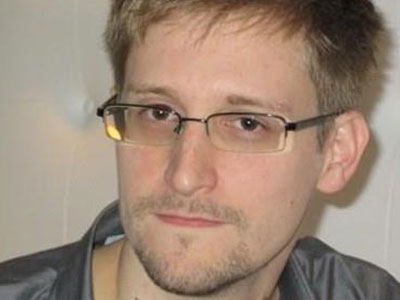 Kẻ lộ mật Edward Snowden lại "dội bom tấn"