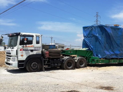 Xe khủng nằm yên, trạm cân điều xe đến chờ đợi