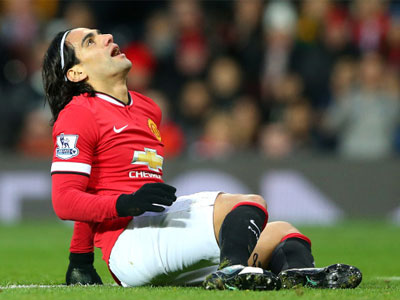 M.U lỗ chỏng vó vì thảm họa Falcao