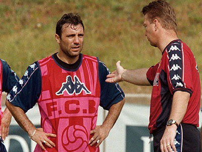 Van Gaal bị trò cũ chửi là "đồ cặn bã"