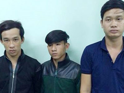 Bị chém tơi tả vì dám đụng bạn gái của "thiếu gia"