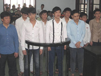 Hàng chục người kéo đến nhà riêng hành hung Phó giám đốc sở