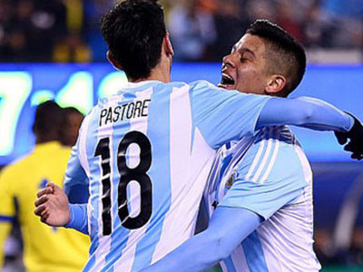 Không cần Messi, Argentina hạ Ecuador nhờ Pastore