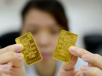 Tồn kho và cắt giá vàng vì… sê-ri