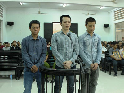Vụ công an xã đánh chết học sinh: Truy tố 2 người thân của nạn nhân