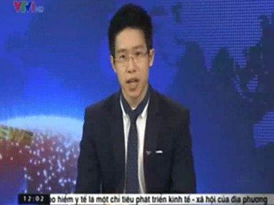 Clip: Biên tập viên bị hiểu lầm "thắt cà vạt ngoài cổ áo" khi dẫn thời sự VTV1