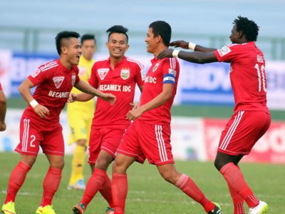 Đá bại Hà Nội T&T, Bình Dương lên ngôi đầu bảng