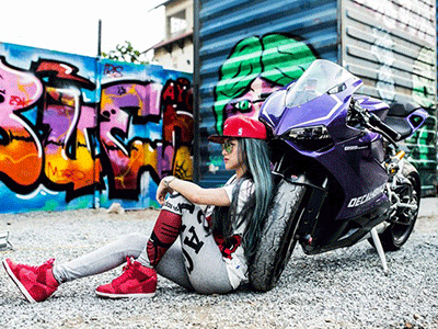 DJ Melo cá tính bên Ducati 899 Panigale màu độc ở Sài Gòn