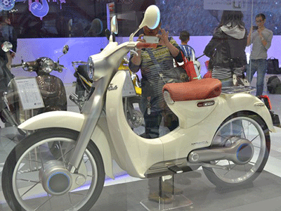 Honda trình làng Super Cub phiên bản chạy điện