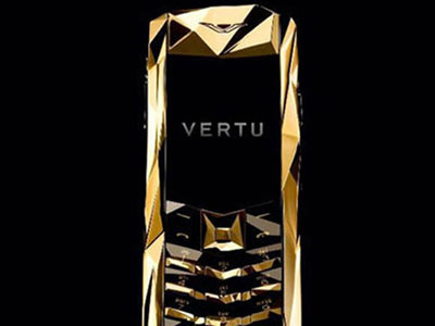 Tài xế taxi trả lại điện thoại Vertu giá 800 triệu cho khách