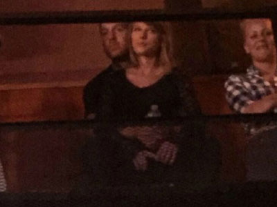Taylor Swift qua đêm với người tình tại nhà riêng