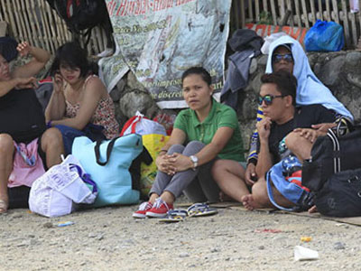 Bão Maysak suy yếu khi quét qua Philippines