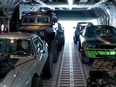 Giải mã cảnh xe nhảy dù từ máy bay trong "Fast & Furious 7"
