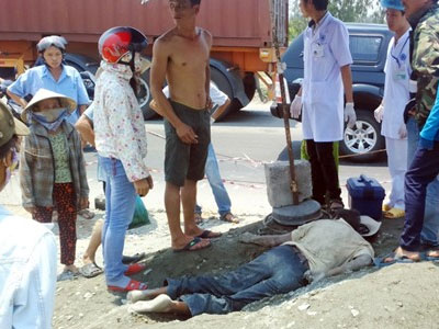 Lái xe lên tiếng vụ nghi "chôn sống" người ngăn cản thi công
