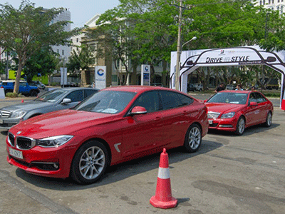 Xế sang Việt rồng rắn xếp hàng đi học phong thái lái xe