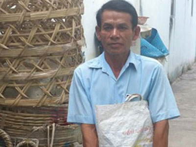 Cạn tình máu mủ vì đất, vàng