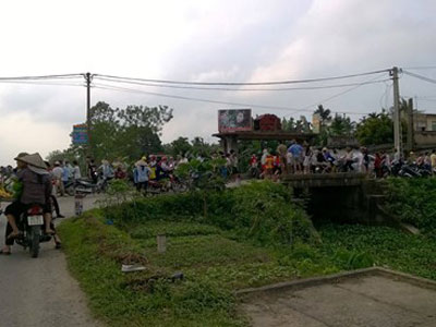 Kéo quân đến đánh thanh niên làng, bị cả làng truy đuổi