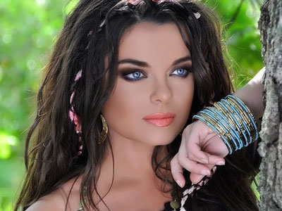 Chân dung nghệ sĩ ưu tú bị lộ băng sex