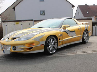Xe đời cổ dát vàng có giá đắt hơn siêu xe Bugatti Veyron