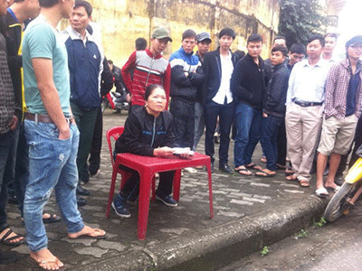 Vé trận SLNA-HAGL: Chưa bán công khai, dân phe đã "thổi giá"