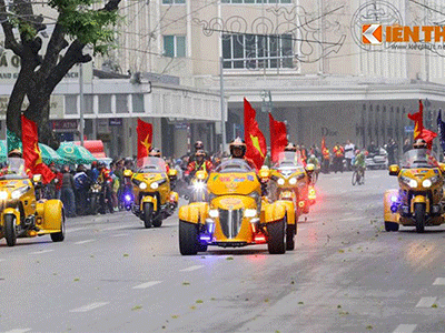 “Lác mắt” với màn trình diễn của dàn môtô TP HCM tại Hà Nội
