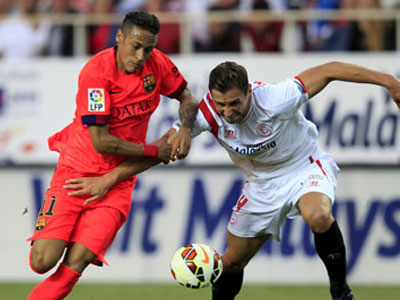 Sevilla 2-2 Barca: Hụt bước ở hiểm địa