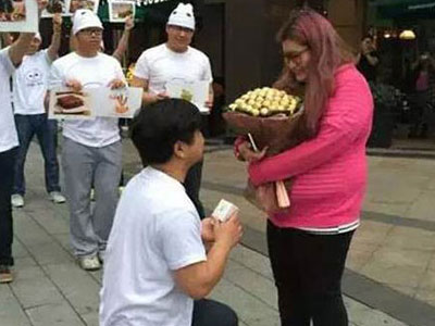 Sợ bị “đá”, chàng trai vỗ béo bạn gái xinh đẹp từ 50kg lên 90kg