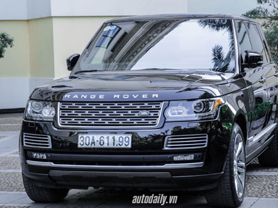 Chạm mặt SUV hạng sang giá hơn 10 tỷ đồng giữa thủ đô Hà Nội