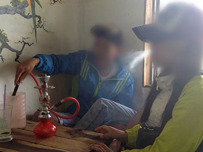 Quán trà chanh quảng cáo... giảm giá shisha trên Facebook
