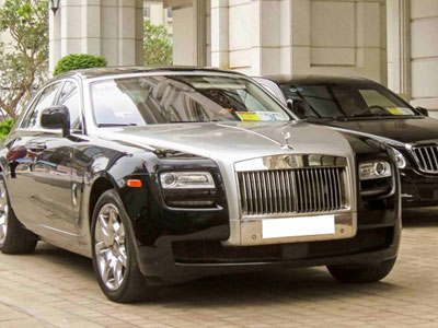 Cặp đôi xe siêu sang Rolls-Royce, Maybach hội ngộ ở Sài Gòn