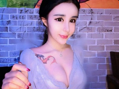 “Đá” bạn gái để cặp kè thảm họa thẩm mỹ 15 tuổi